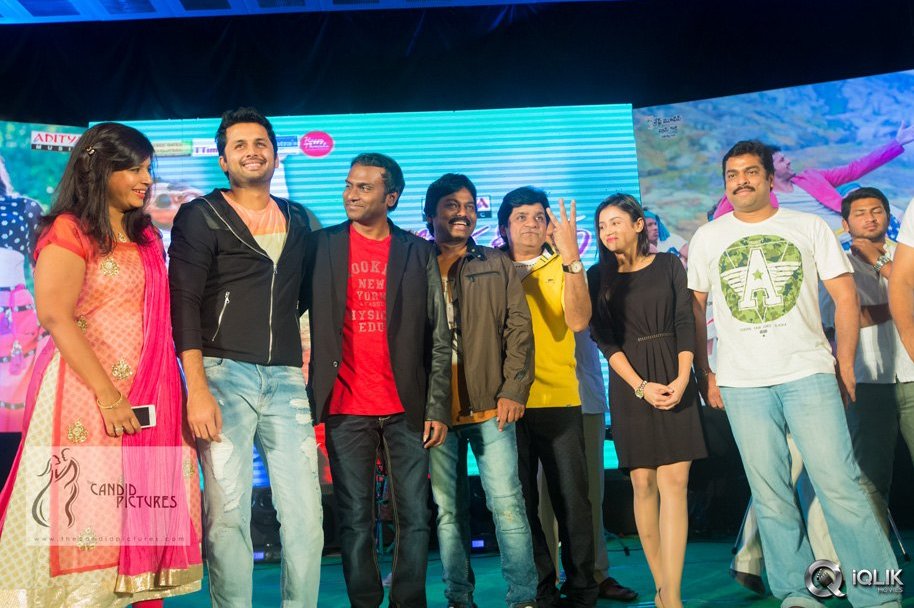 Chinnadana-Neekosam-Movie-Platinum-Disc-Function